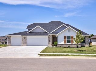 632 Hayden James St, Prairie Grove, AR 72753