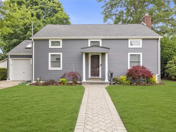 14 Alicia Court, Hempstead, NY 11550