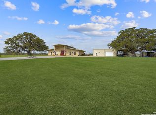 2355 Crane Rd, Pleasanton, TX 78064