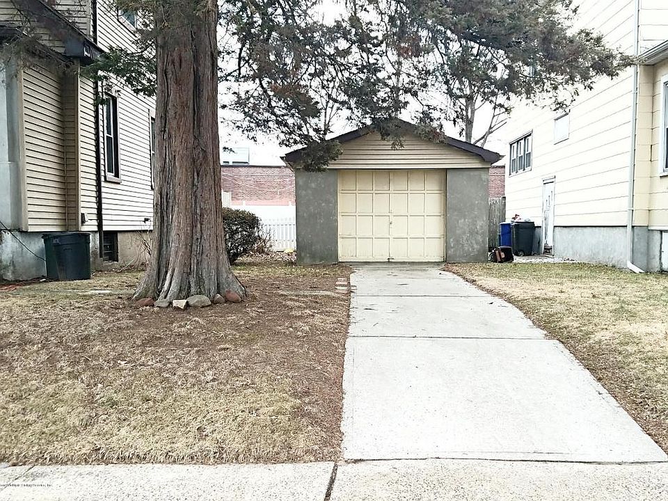 2nd image of 283 Decker Ave