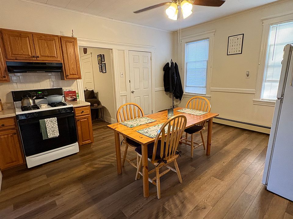 Eat In Kitchen