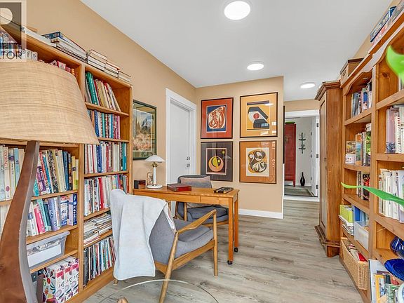5th image of 442 Alexander Ave #201