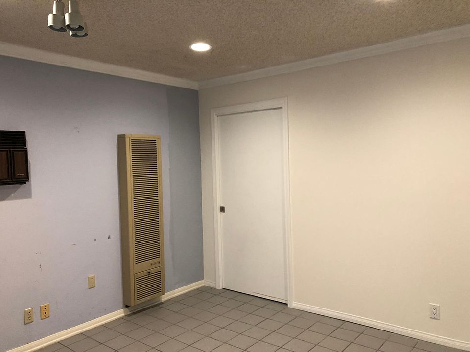 2nd image of 1005 W Foothill Blvd #Back