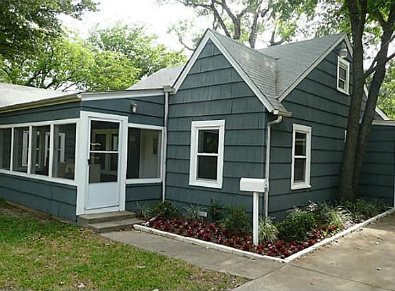 2nd image of 729 N Irving Heights Dr