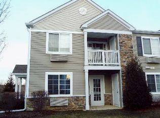 1201 Silverstone Dr, Carpentersville, IL 60110