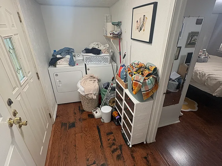 415 Marietta St #B — Photo 4
