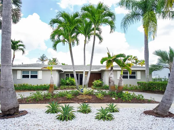 1911 NE 206th Ter, Miami, FL 33179