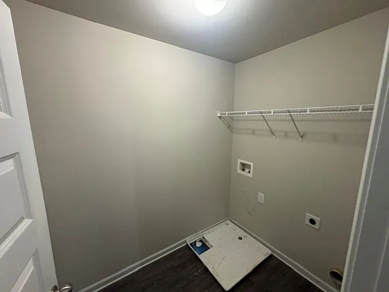 1156 Burgundy Dr — Photo 13
