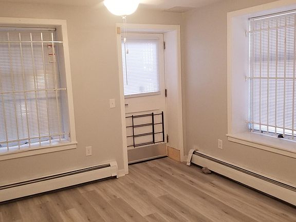 2nd image of 4150-52 Parkside Ave #102