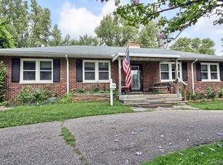 520 W Thirteen Mile Rd, Royal Oak, MI 48073