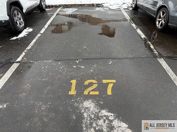 3rd image of 1302 N Oaks Blvd