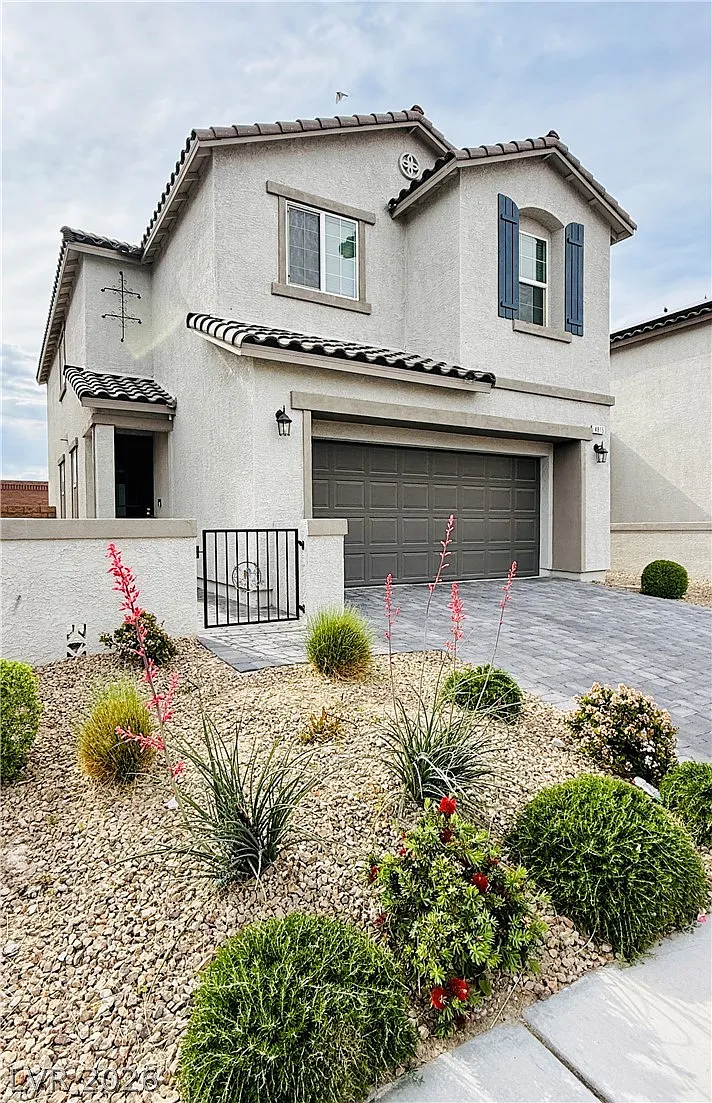 3 bed, 2.5 bath, 1797 sqft, $2,400 — Photo 1