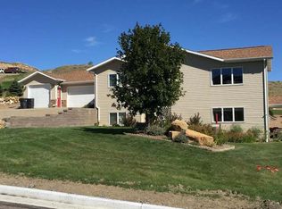 3000 Hillside Rd NW, Mandan, ND 58554