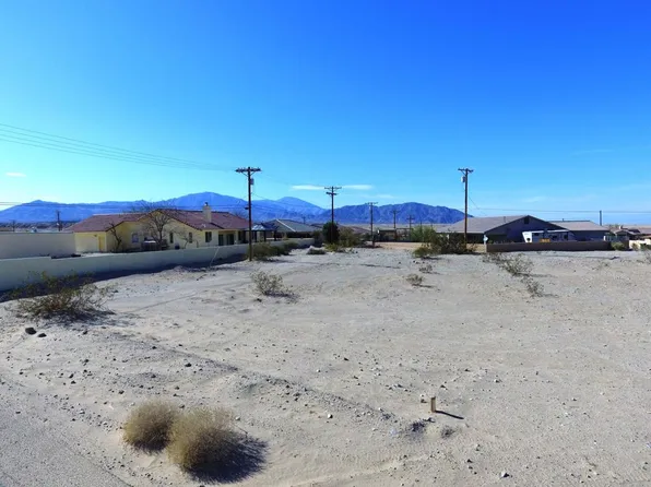 1518 Thunderbird Ave, Thermal, CA 92274
