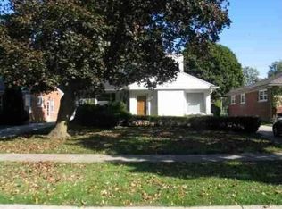 204 Ridgemont Rd, Grosse Pointe Farms, MI 48236