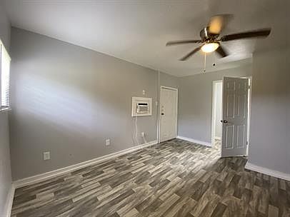3rd image of 800 W Washington St #10482119