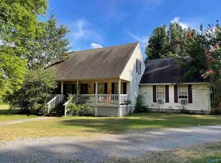 267 NE Fields Rd, Laceys Spring, AL 35754