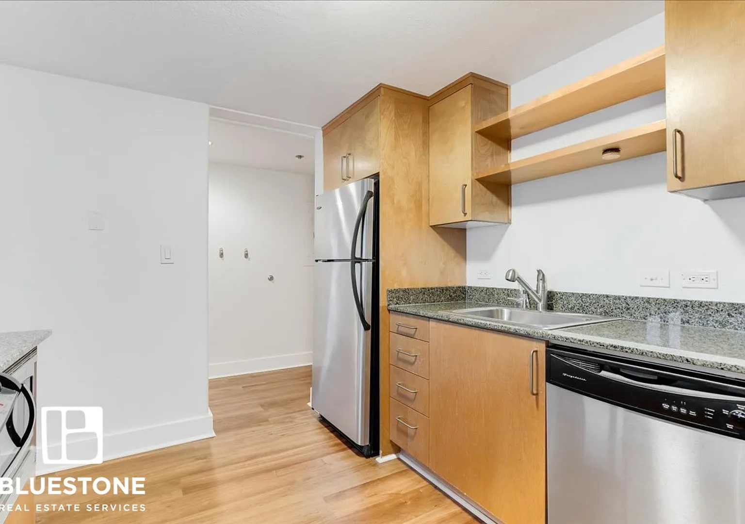 Luxury living in Portlands Fountain District! Schedule a tour today! — Photo 3