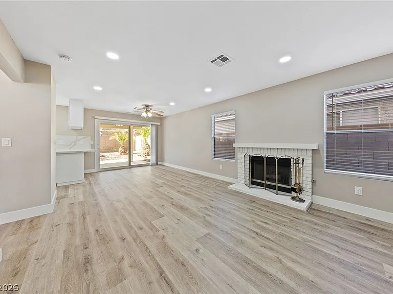 7627 Kalmalii Ave — Photo 9