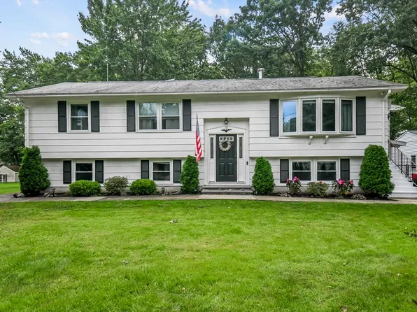 12 Avon Dr, Shrewsbury, MA 01545