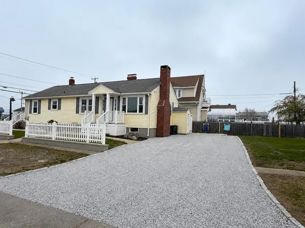 540 Hudson St, Seabrook, NH 03874