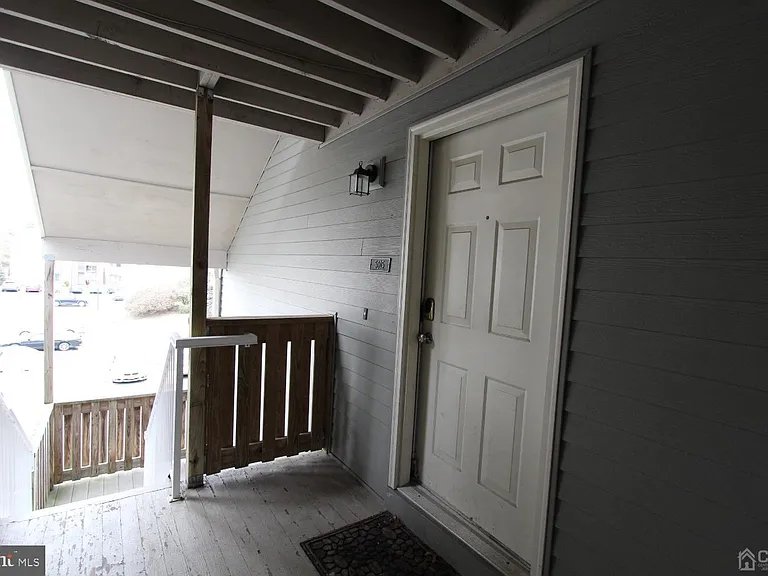 5015 Ravens Crest Dr — Photo 3