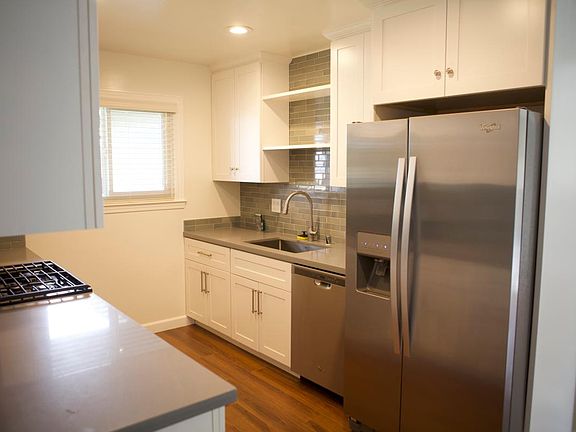 3rd image of 1123 Hunterston Pl