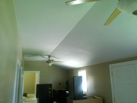 4th image of 816 Avenue A