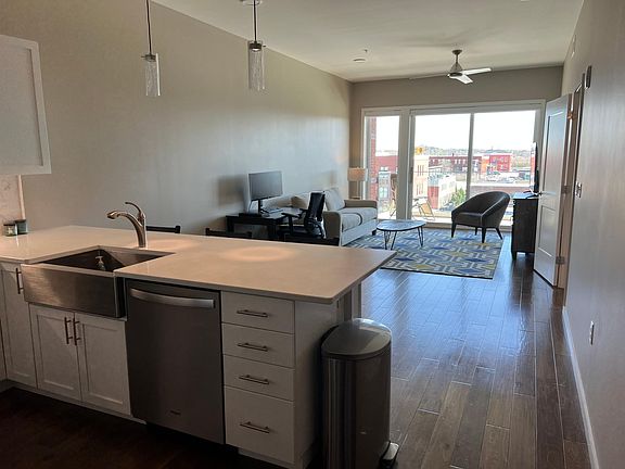 2nd image of 333 W Depot Ave