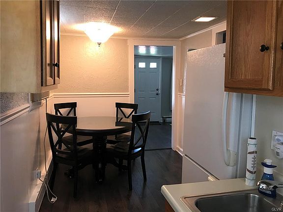 4th image of 934 E Paoli St