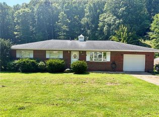 4589 Midway Rd, Yawkey, WV 25573