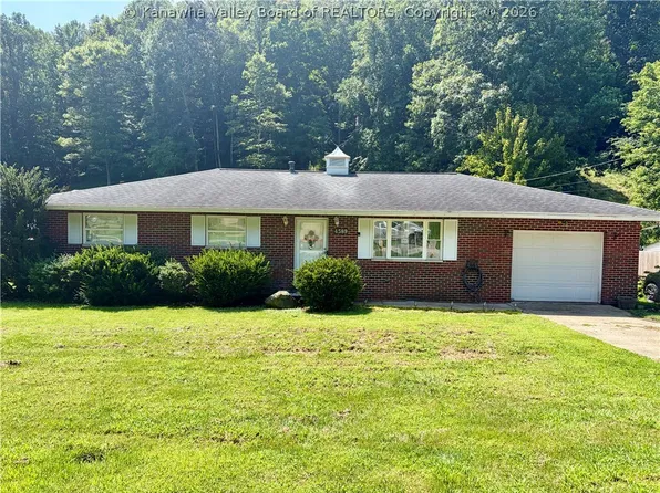 4589 Midway Rd, Yawkey, WV 25573