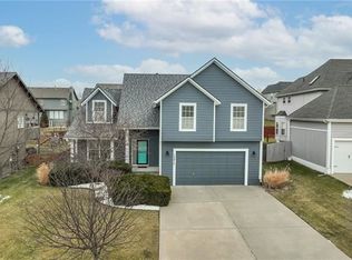 15417 S Greenwood St, Olathe, KS 66062