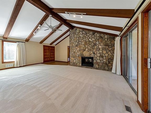 4th image of 2195 Carlyle Dr