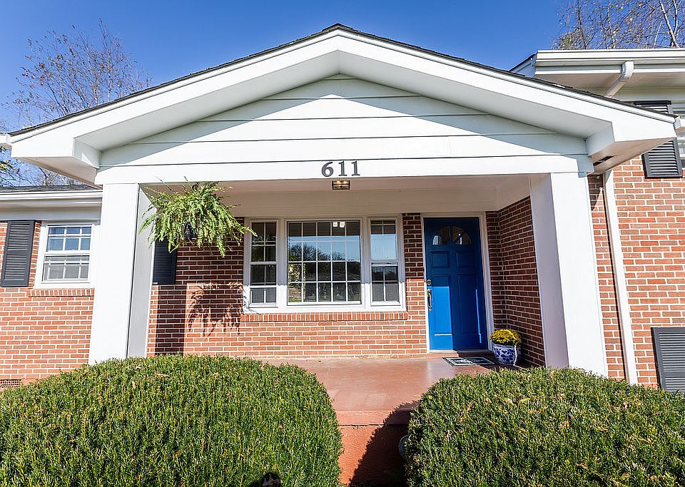 1st image of 611 W Valley Dr