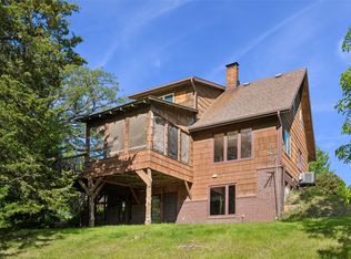 34510 Irving Ct, Earlham, IA 50072