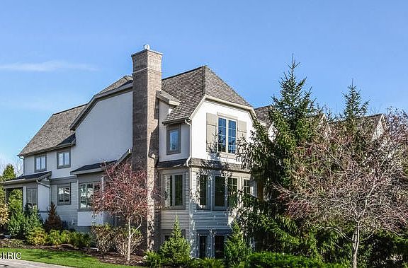 2nd image of 58 Peartree Ln NE