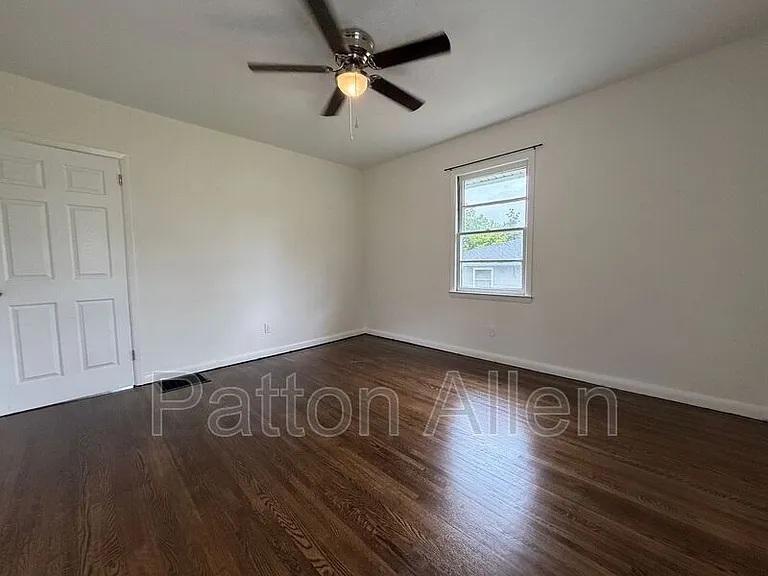 184 Pennsylvania Ave — Photo 15