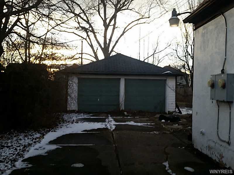 2nd image of 382 Eggert Rd