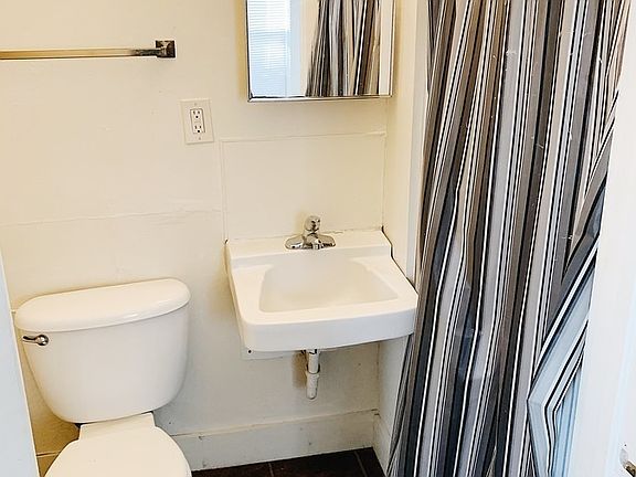 5th image of 1231 Milwaukee Ave #10