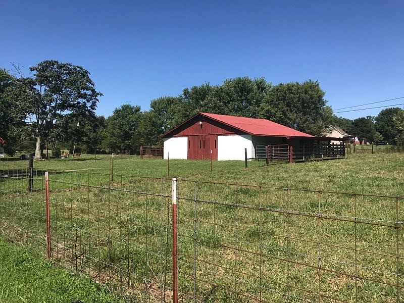 2nd image of 3048 Celina Hwy