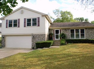3901 Harvest Ln, Glenview, IL