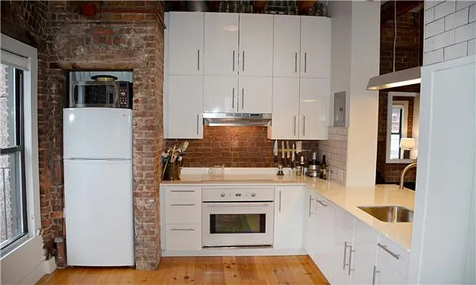 Sold by R New York | media 20