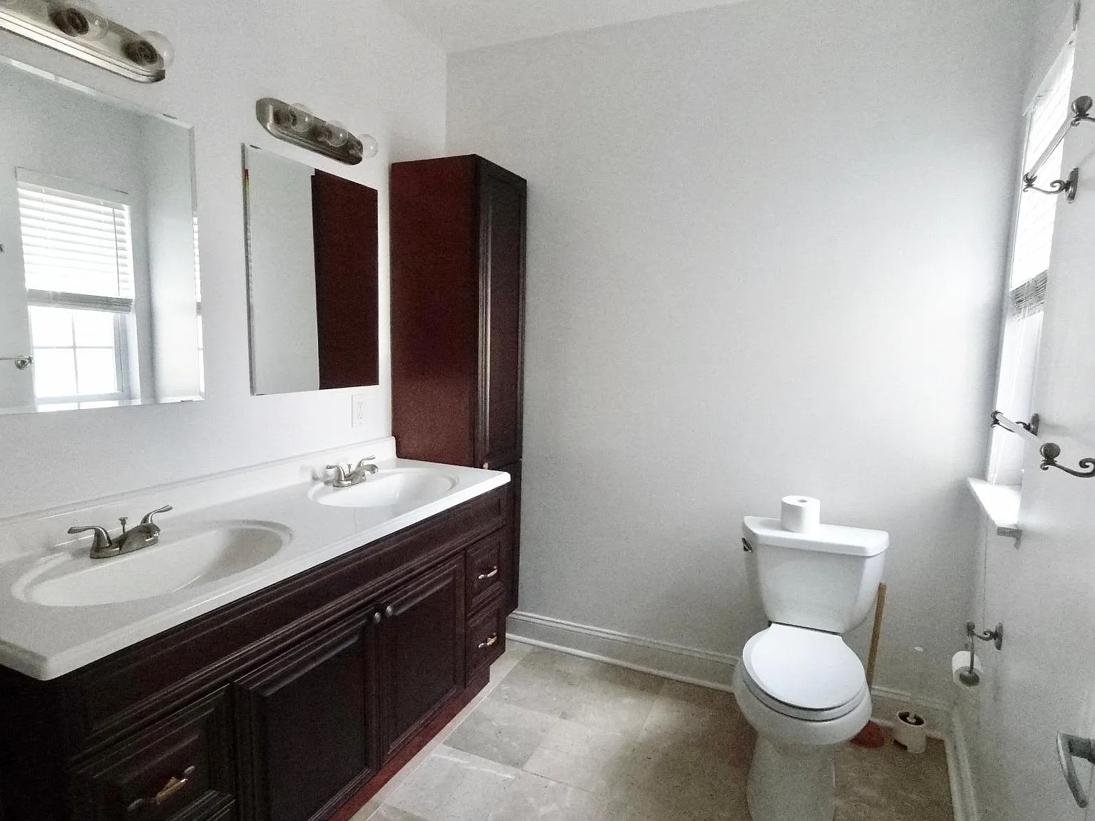 918 E Moyamensing Ave — Photo 2