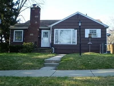 125 Wilshire Ave photo 1