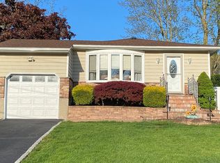 63 Locust Dr, Kings Park, NY 11754