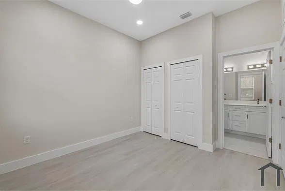 3 bed, 1076 sqft, $2,300 — Photo 4