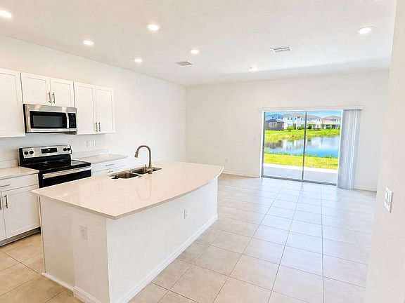 4th image of 5686 Archipelago St