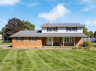 5035 Oakridge Dr NE, Louisville, OH 44641