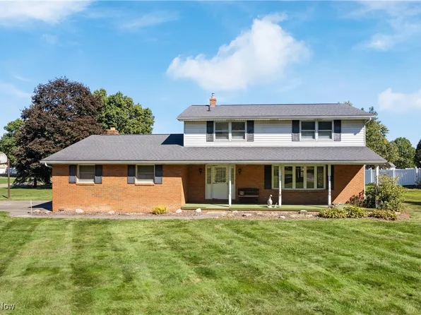 5035 Oakridge Dr NE, Louisville, OH 44641